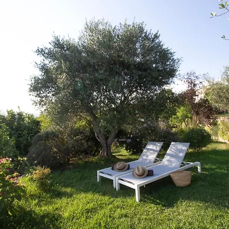 Montjuic Boutique Bed & Breakfast Girona-3